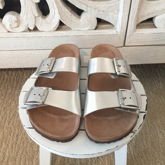 Steve Madden Silver Sandals - Picture 2 of 3